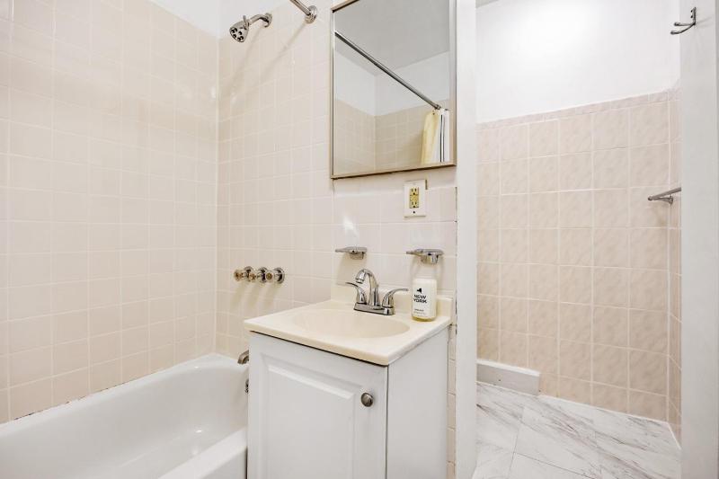 West Village 1BR Gem Historic Brownstone WiFi - image 8
