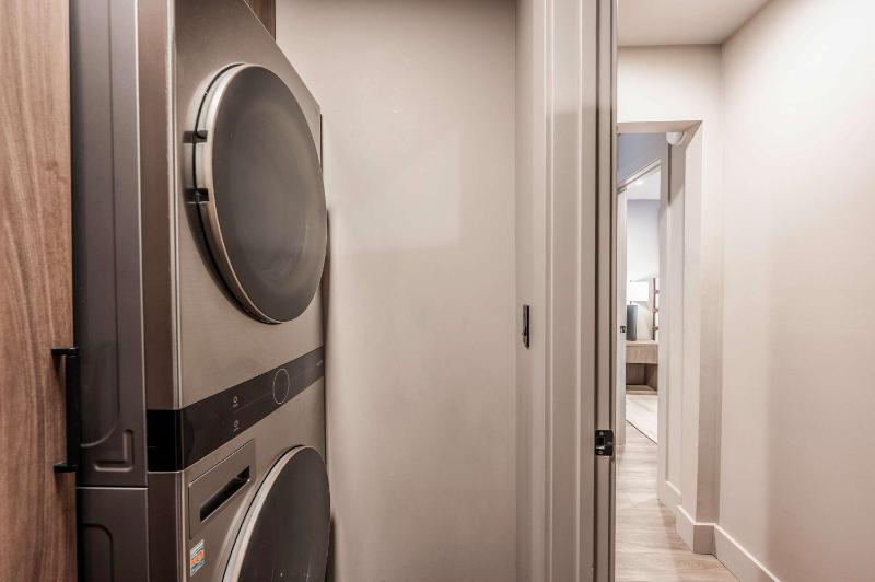 New Luxurious 4BR w Central AC in Aspen's Core - image 29