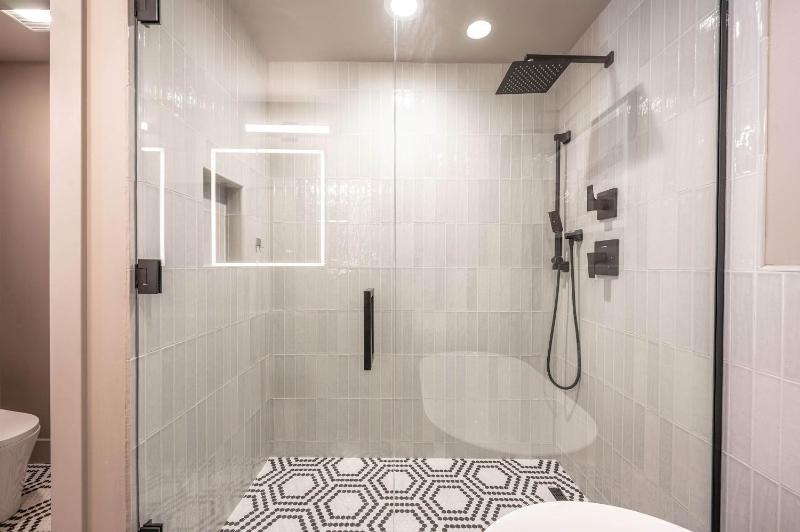 New Luxurious 4BR w Central AC in Aspen's Core - image 25