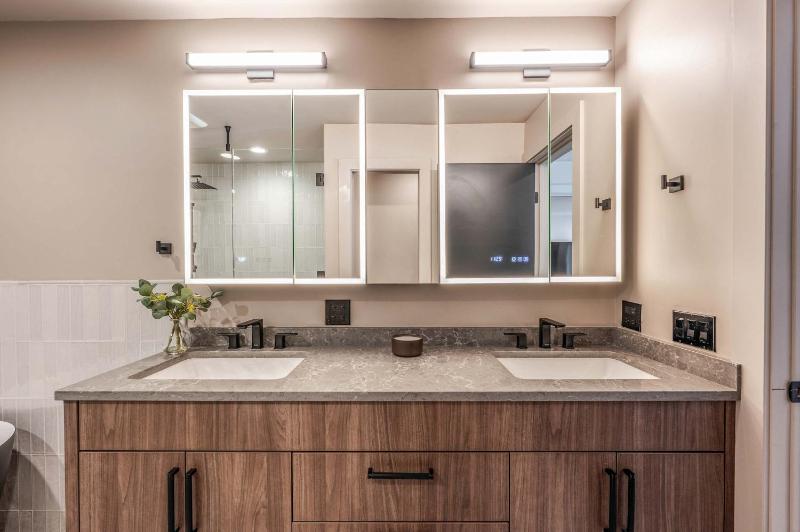 New Luxurious 4BR w Central AC in Aspen's Core - image 24