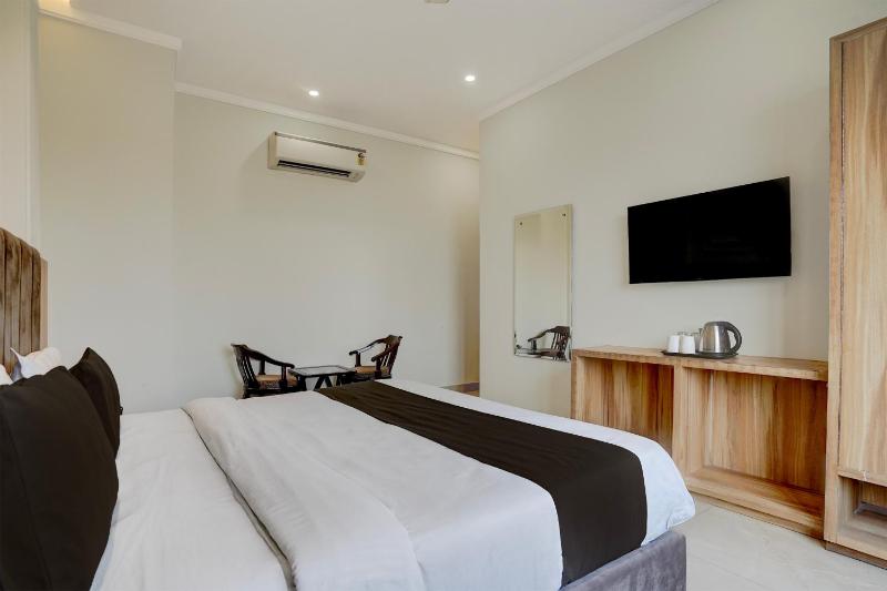 Townhouse by OYO Ram Talai Crossway Formerly Midway - image 16