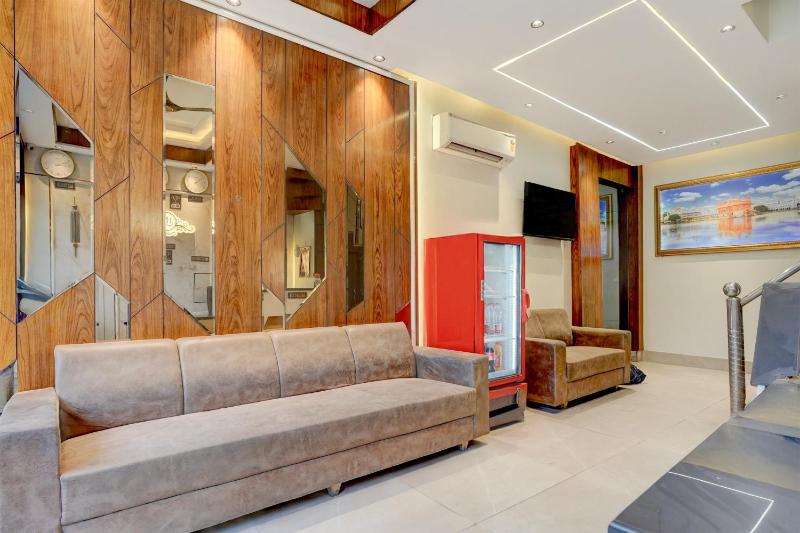 Townhouse by OYO Ram Talai Crossway Formerly Midway - image 11