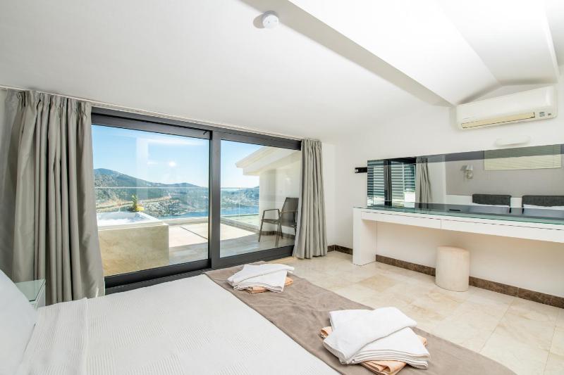 Villa Unlimited 5 Bedroom Luxury Villa with Infinity Pool - image 17