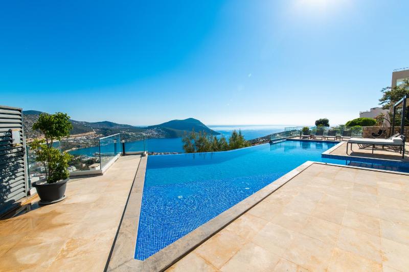Villa Unlimited 5 Bedroom Luxury Villa with Infinity Pool - image 26