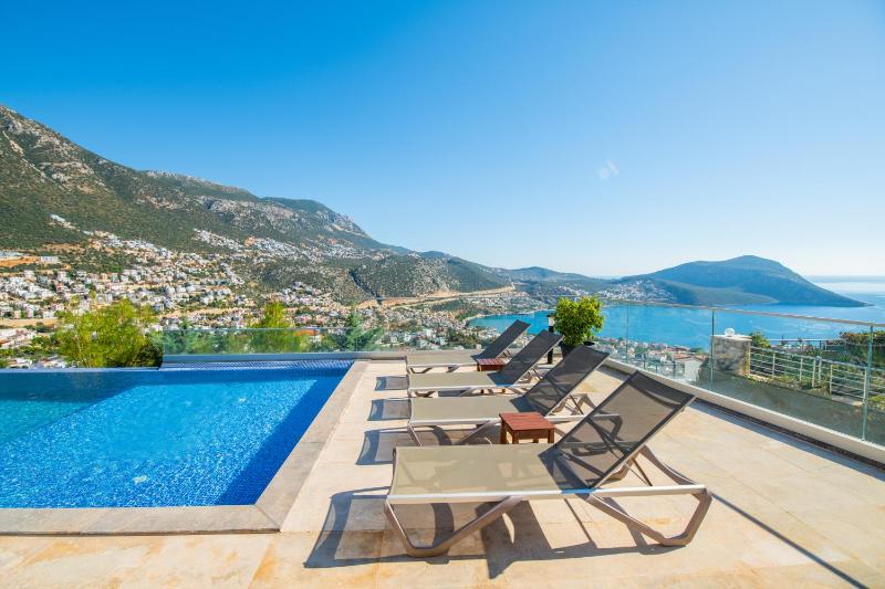 Villa Unlimited 5 Bedroom Luxury Villa with Infinity Pool - image 44