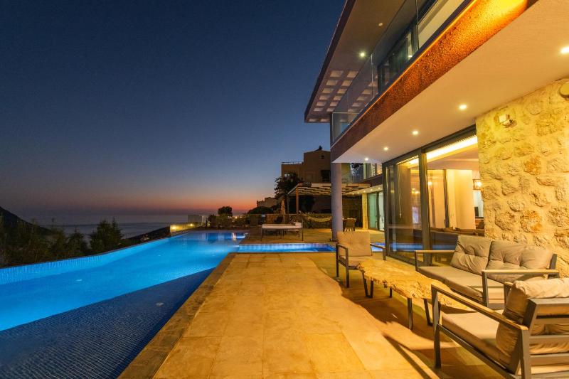 Villa Unlimited 5 Bedroom Luxury Villa with Infinity Pool - image 34