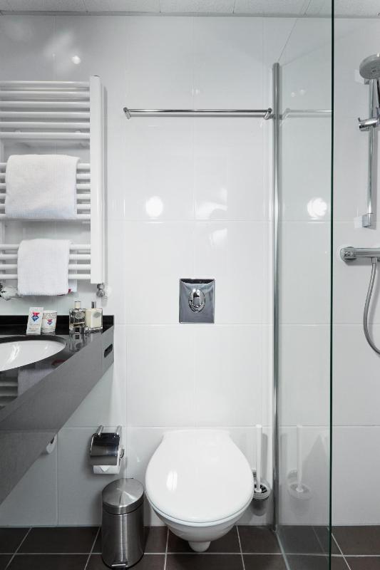 Captain Room image 3