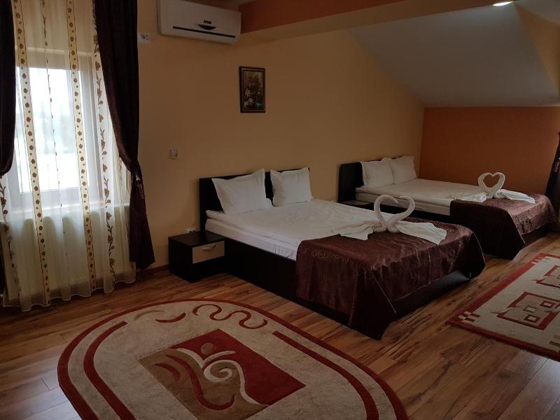 King Room with Two King Beds image 1