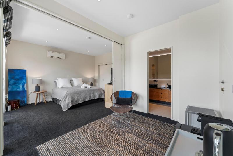 Riverlight Haven - Lake Taupo Holiday Home - image 35