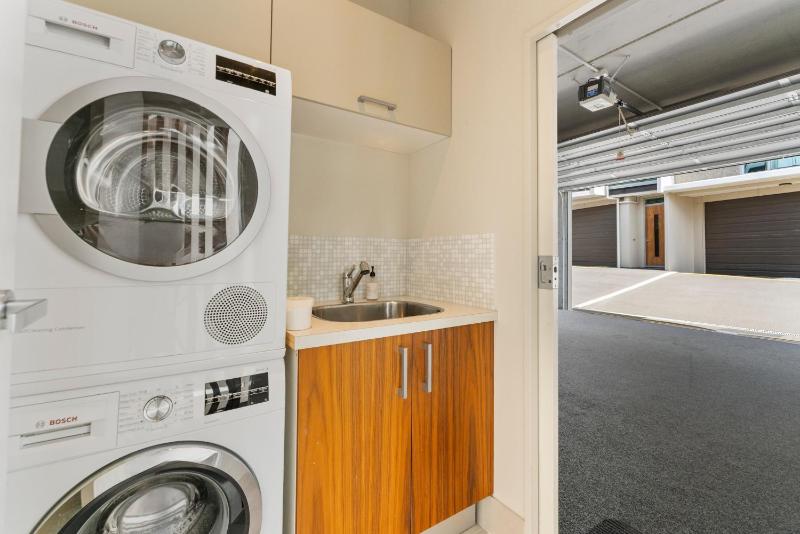 Riverlight Haven - Lake Taupo Holiday Home - image 16