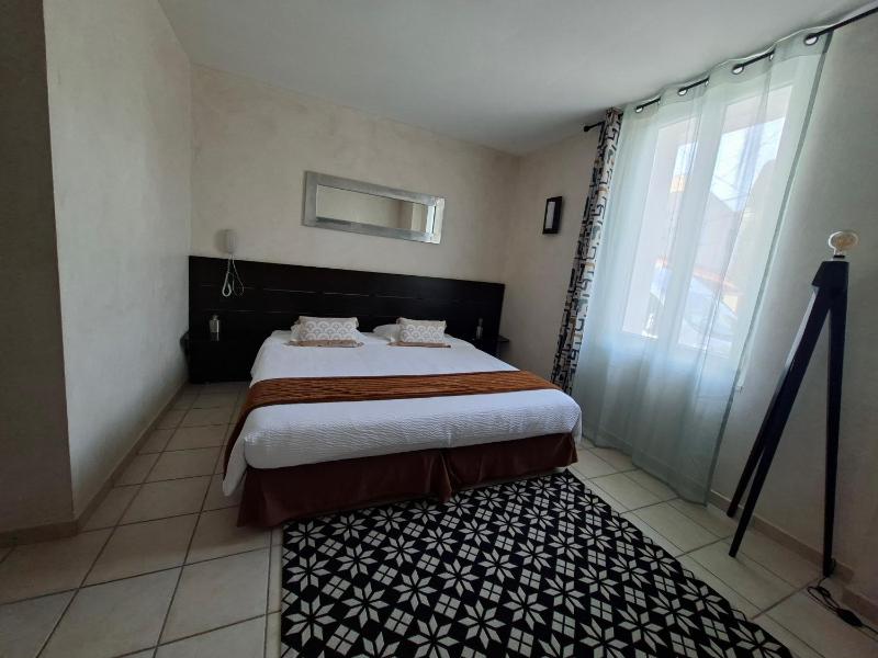 Logis Hôtel Synaya - image 47
