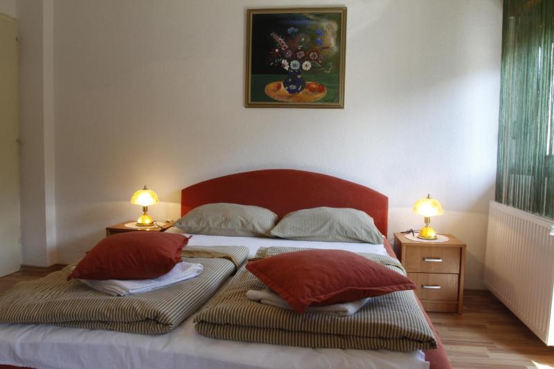 Double Room image 3