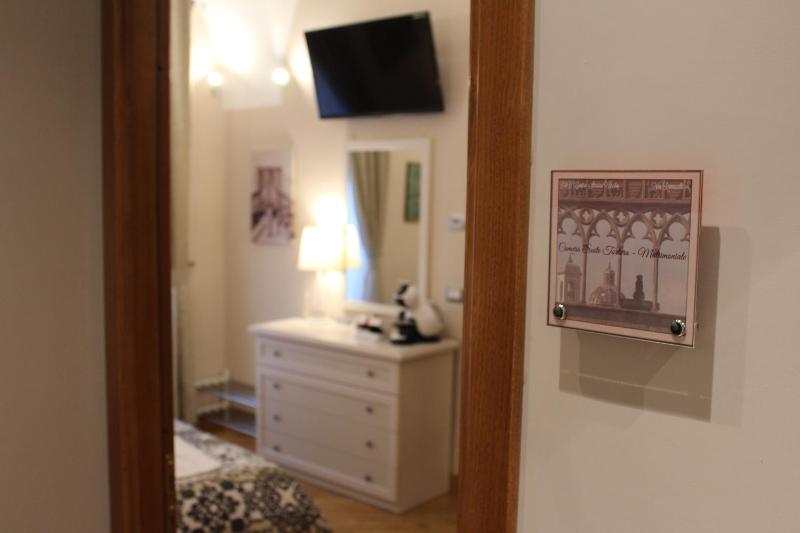 Double Room image 2