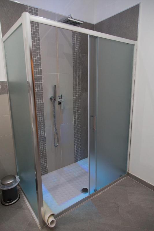 Double Room image 4