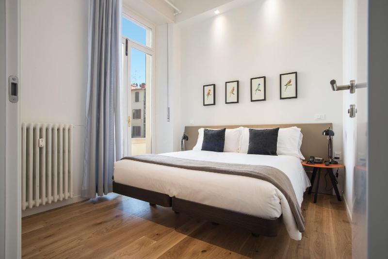 Double Room image 2