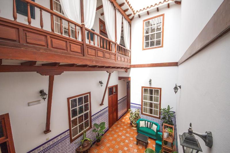 Aminta Home charmy rooms in Vegueta - image 11