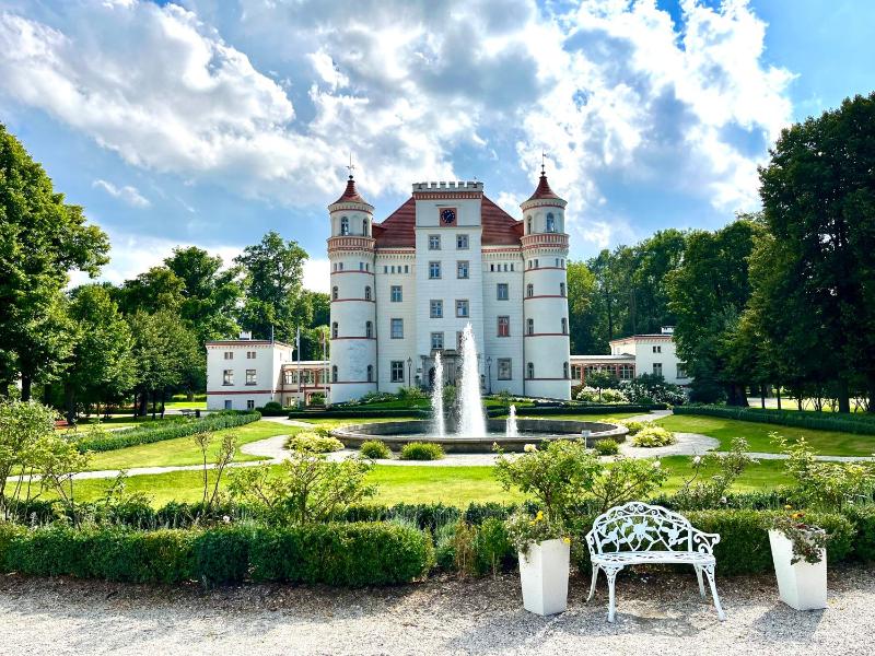 Apartamenty hoteLOVE z sauną - image 37