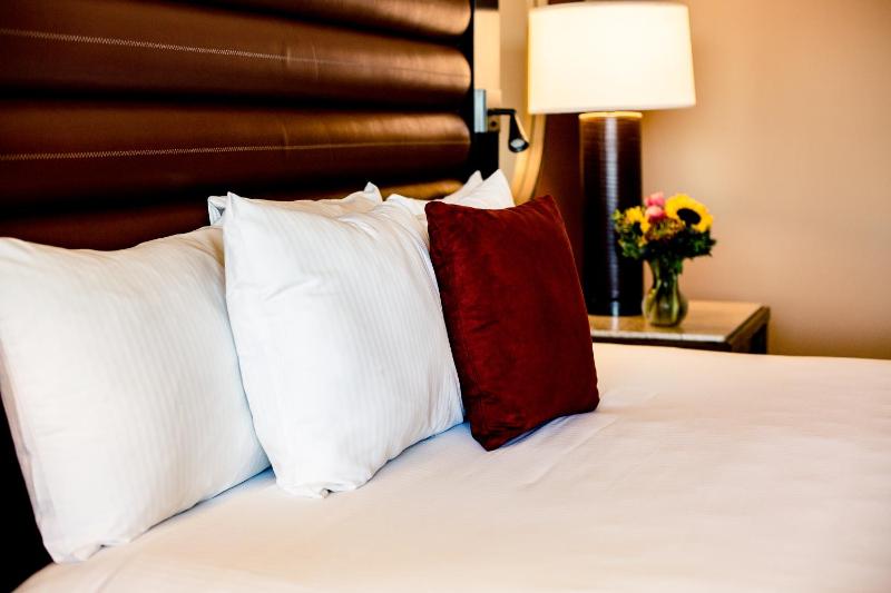 King Room image 3