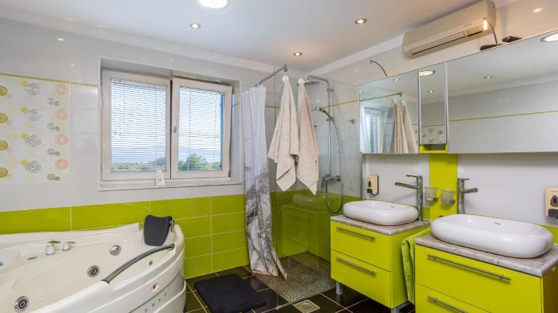 Villa Grande heated pool&whirpool&sauna&pet friendly Krk - image 29