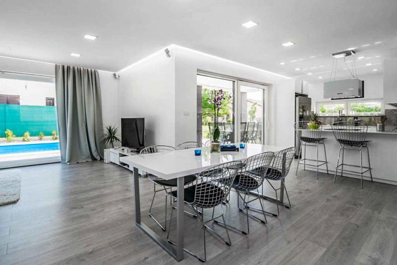 Villa Lux Ivory - image 3