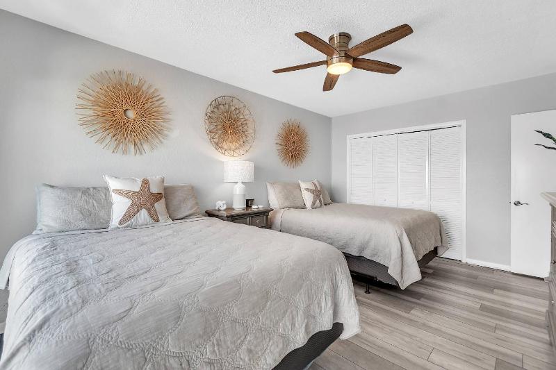 201 Surfside - image 30
