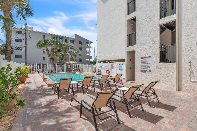 201 Surfside - image 43