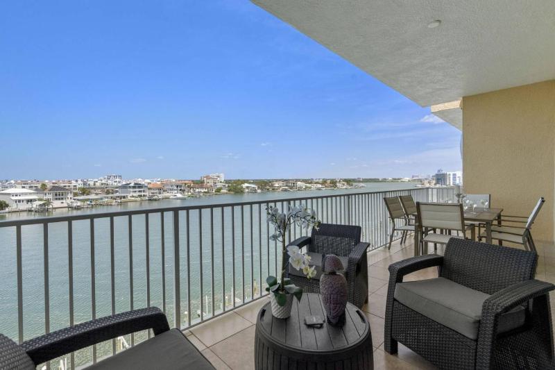 504 Bay Harbor - image 4