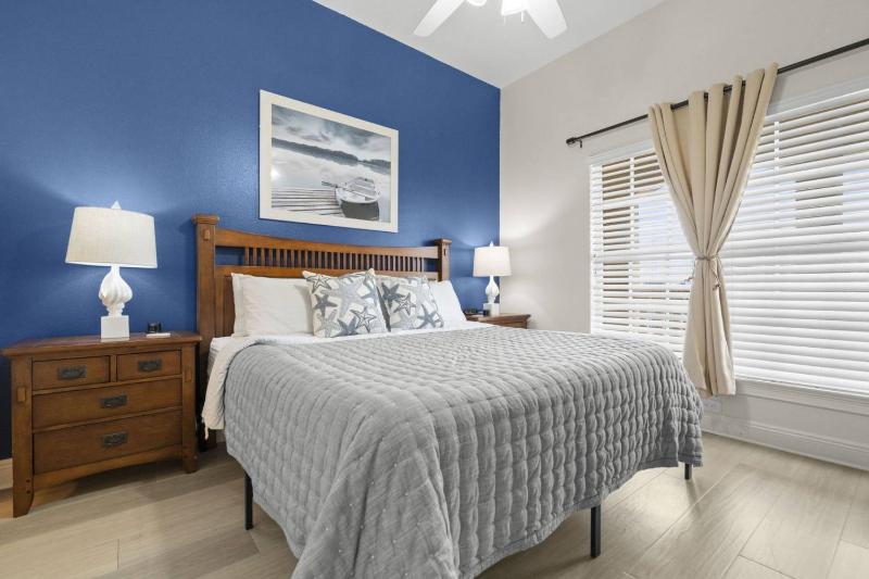 504 Bay Harbor - image 14
