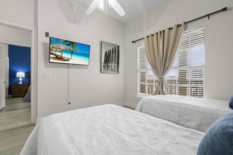 504 Bay Harbor - image 6