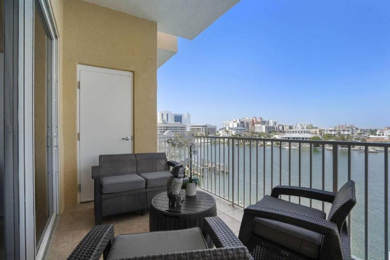 504 Bay Harbor - image 38