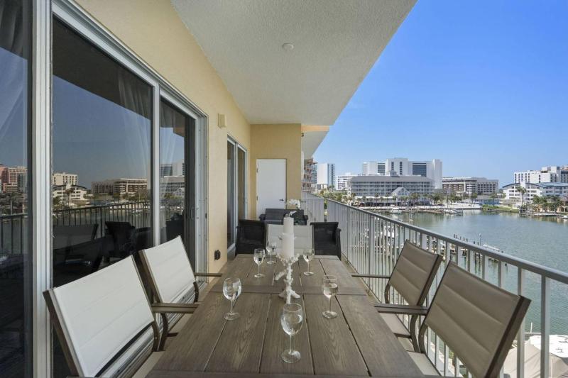 504 Bay Harbor - image 9