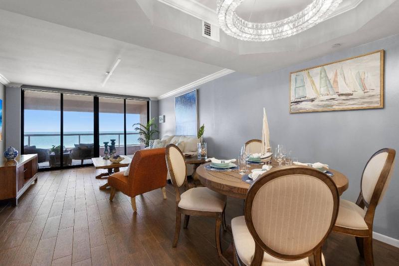 6B Crescent Beach Club - image 4