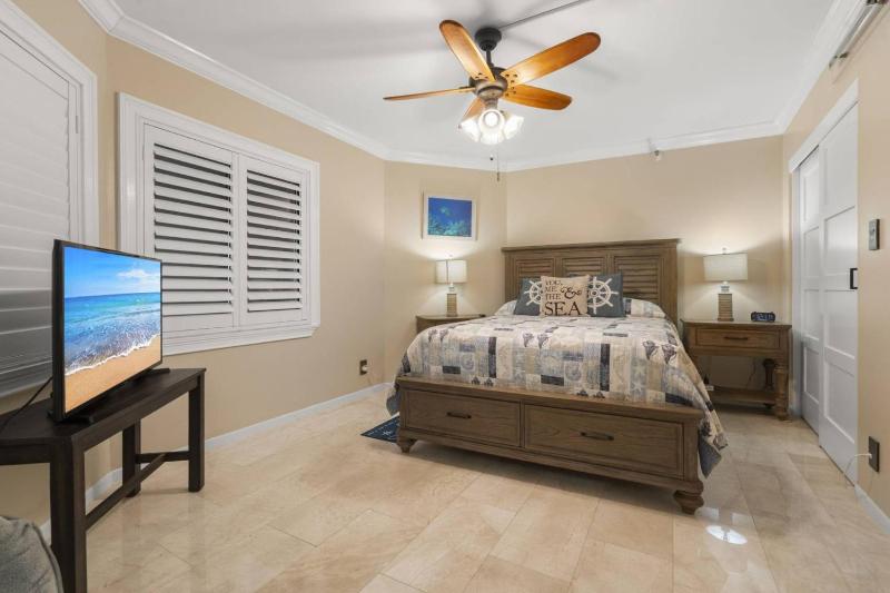 6B Crescent Beach Club - image 26
