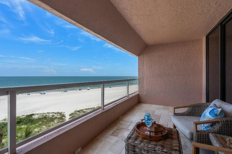 6B Crescent Beach Club - image 27
