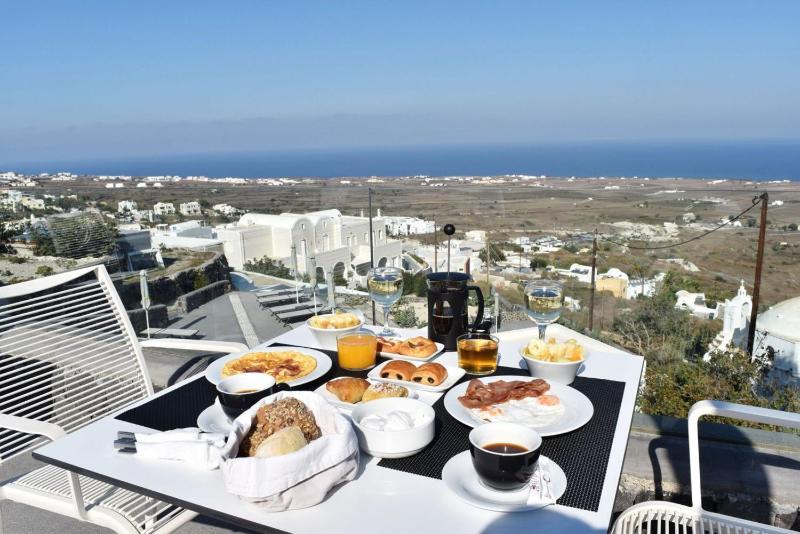 Hotiday Santorini Oia - image 5