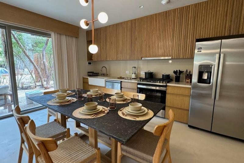 Luxury 3 BR with Private Pool Aflora - image 2