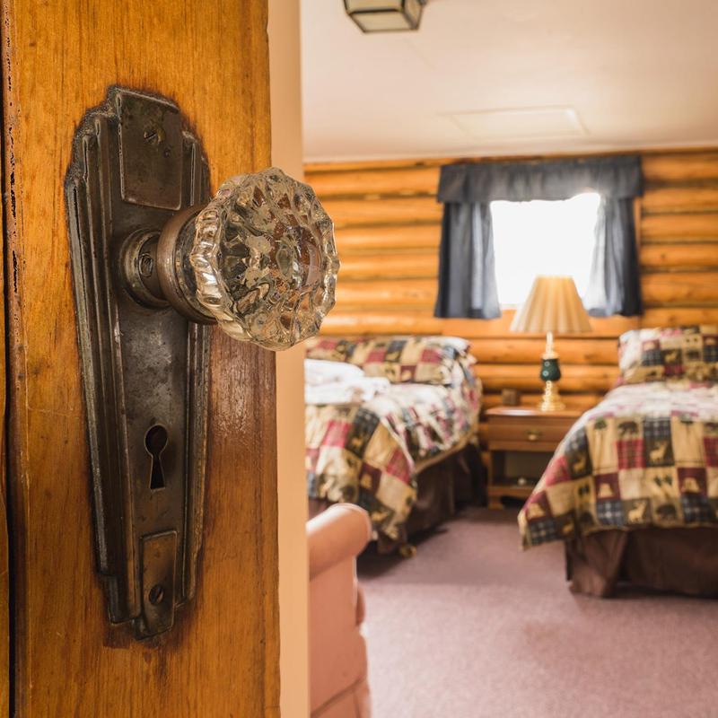 Two-Bedroom Cottage image 4