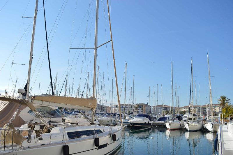 FS520-126 Appt Studio cabine 4 personnes FREJUS - image 5