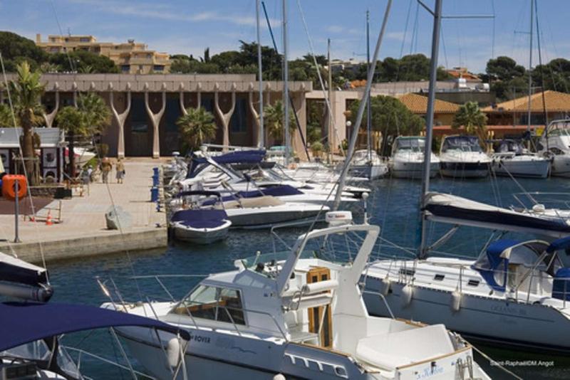 FS520-126 Appt Studio cabine 4 personnes FREJUS - image 7