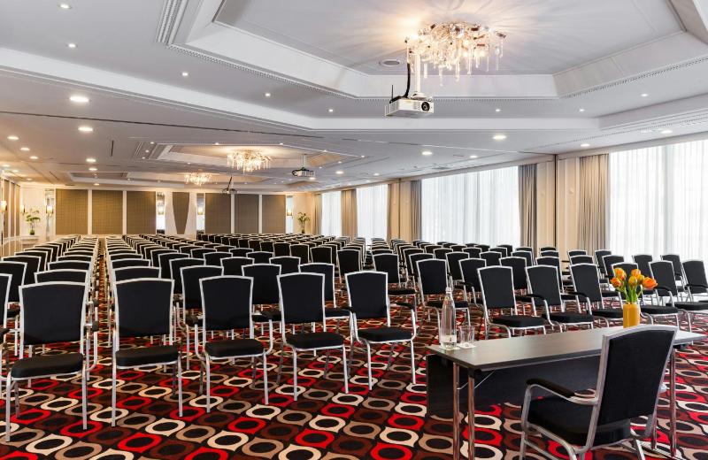 Leonardo Hotel Munich Arabellapark - image 2