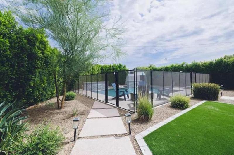 Luxe Villa Private Pool Putting Green and BBQ - image 45