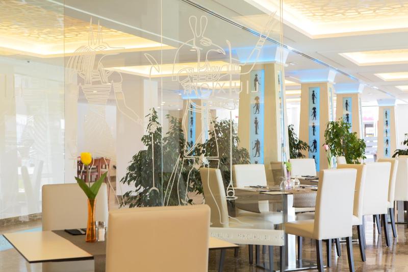 Hotel Luxor - image 3