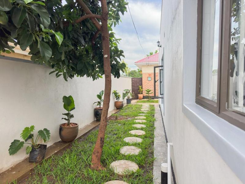 Emat Guesthouse 2 in Area 47 - image 7