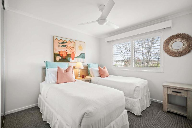Golden Beach Getaway - Oaks Oasis Resort - image 4