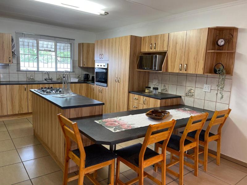 R&A Cottage - image 10