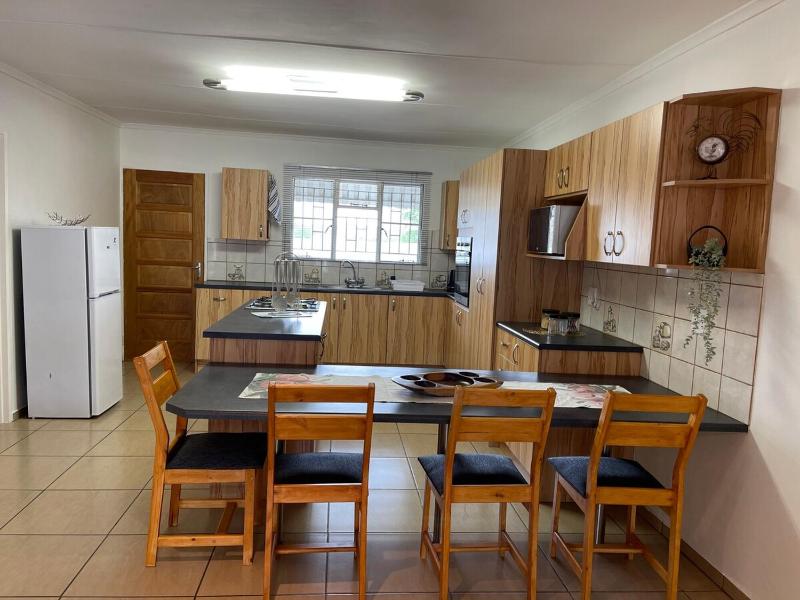 R&A Cottage - image 6