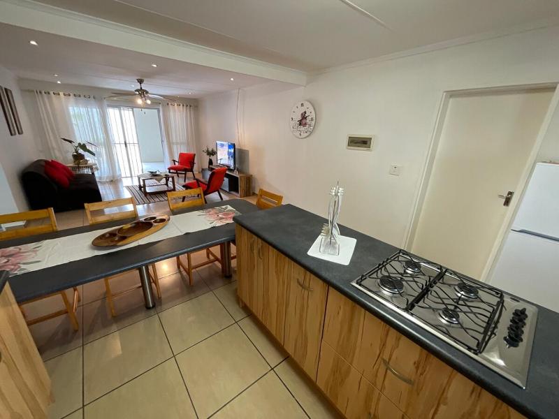 R&A Cottage - image 14