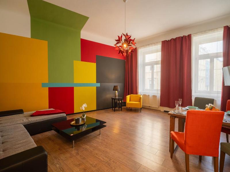 Stylish Vienna Apartment near U4 Metro & Naschmarkt - image 12