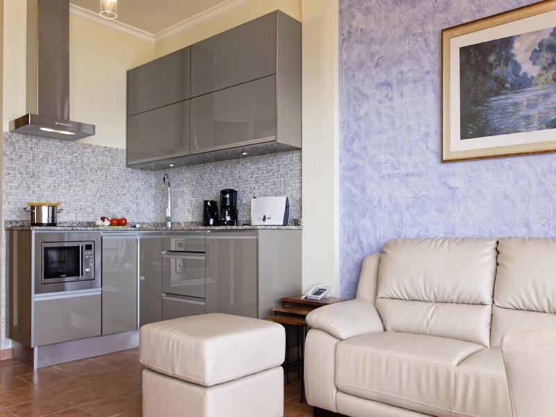 Idyll Suites - Adults Only - image 14