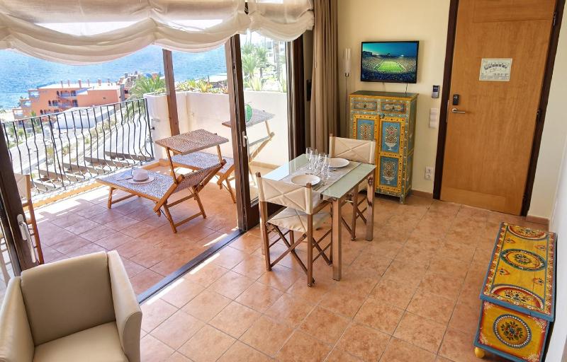 Idyll Suites - Adults Only - image 17